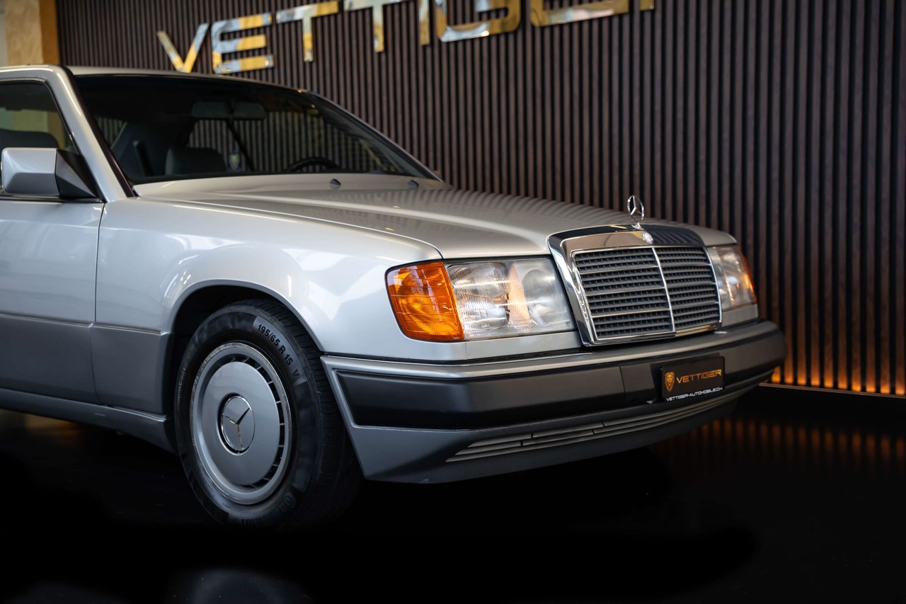 MERCEDES-BENZ 300 CE-image-6