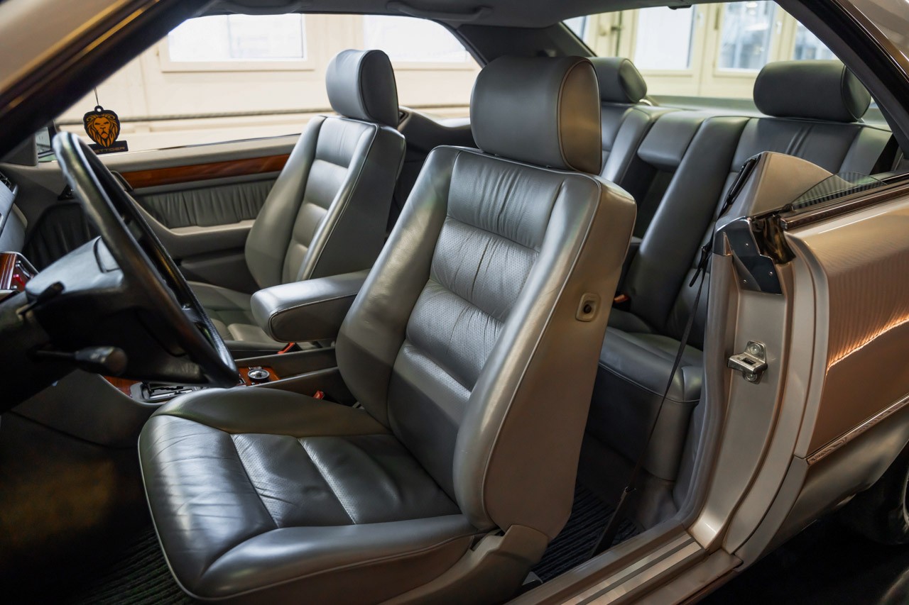 MERCEDES-BENZ 300 CE-image-13