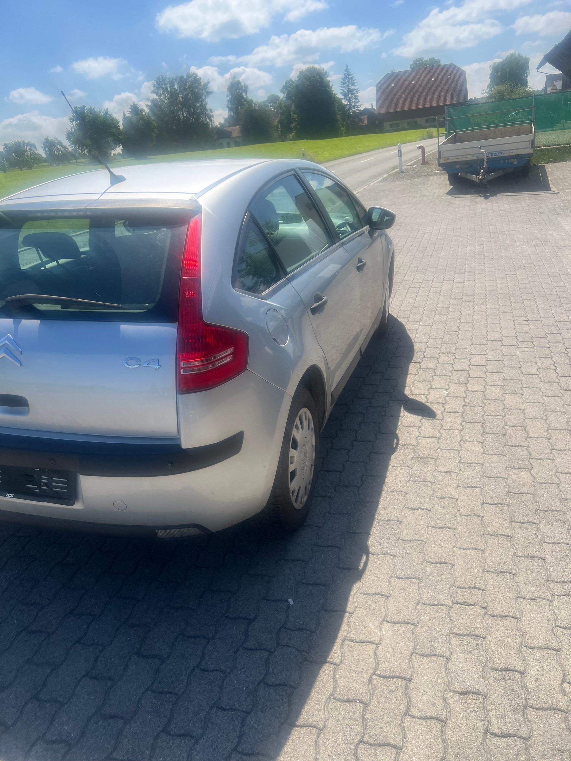 CITROEN C4 Berline 1.4i 16V Essentiel (X)-image-5
