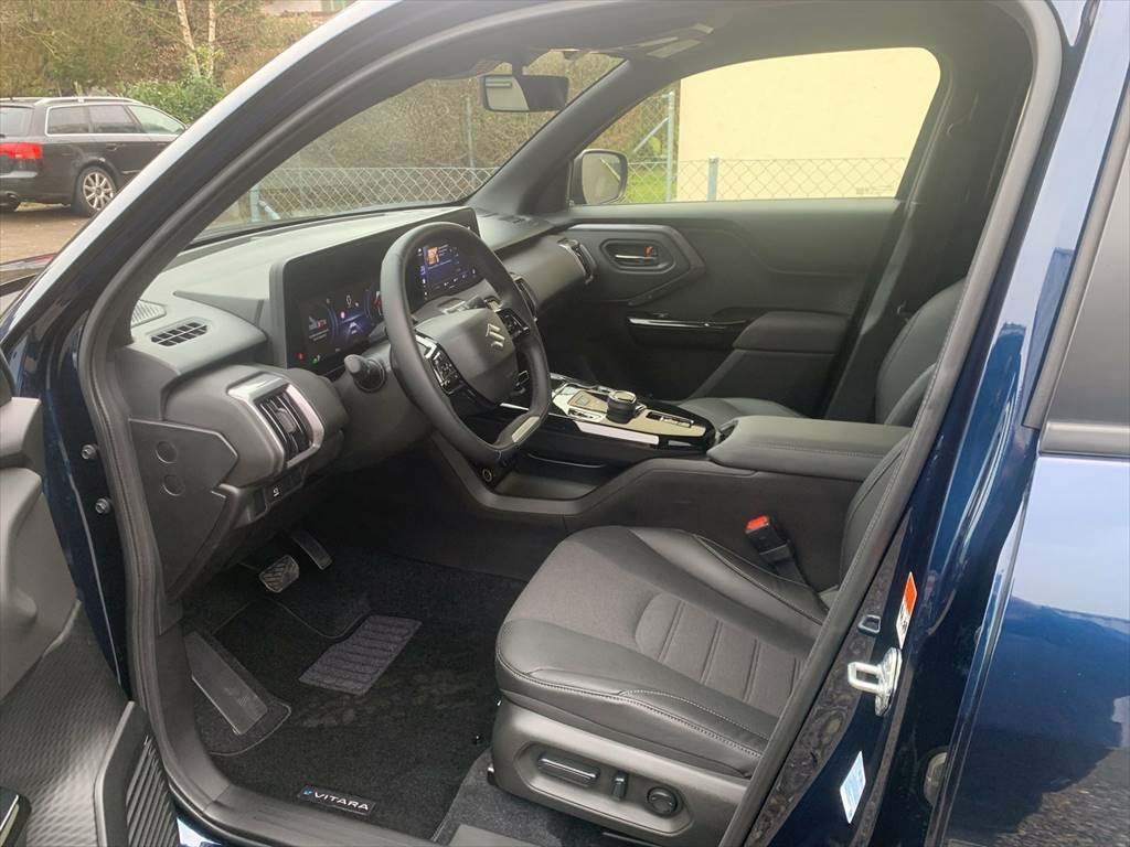 SUZUKI e Vitara 61kWh Compact Top 4x4-showroom-element-3
