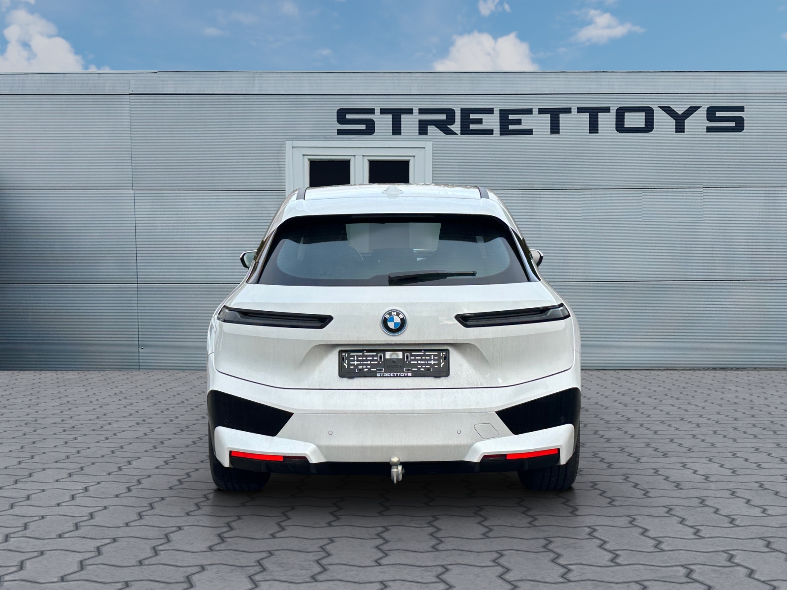 BMW iX xDrive50 Sportpaket-image-3