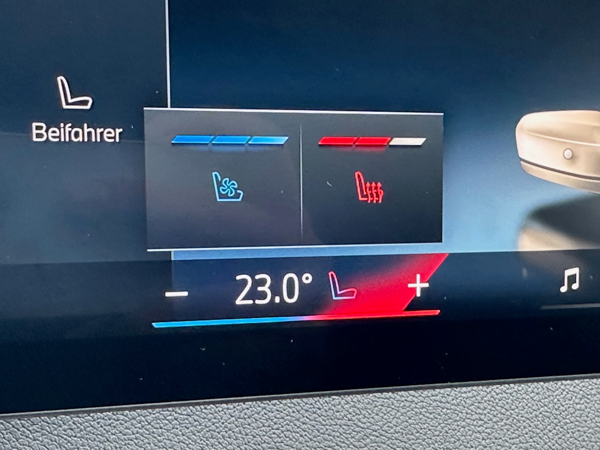 BMW iX xDrive50 Sportpaket-image-12