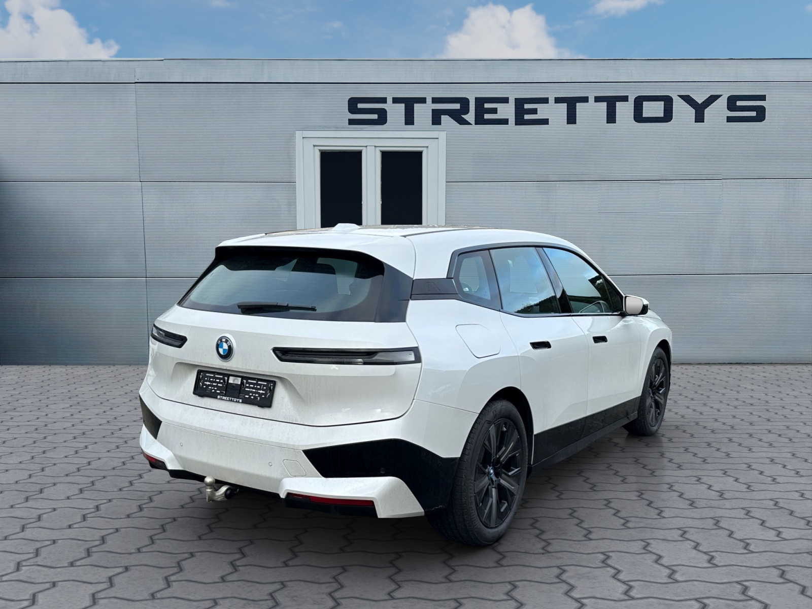 BMW iX xDrive50 Sportpaket-image-2