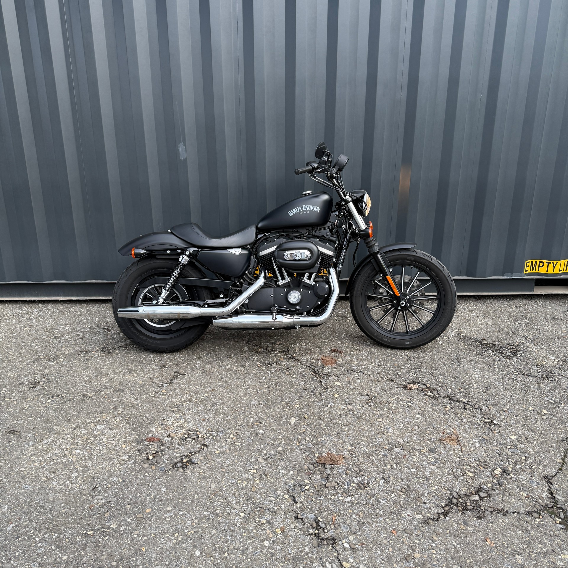 HARLEY-DAVIDSON XL 883 N-image-3