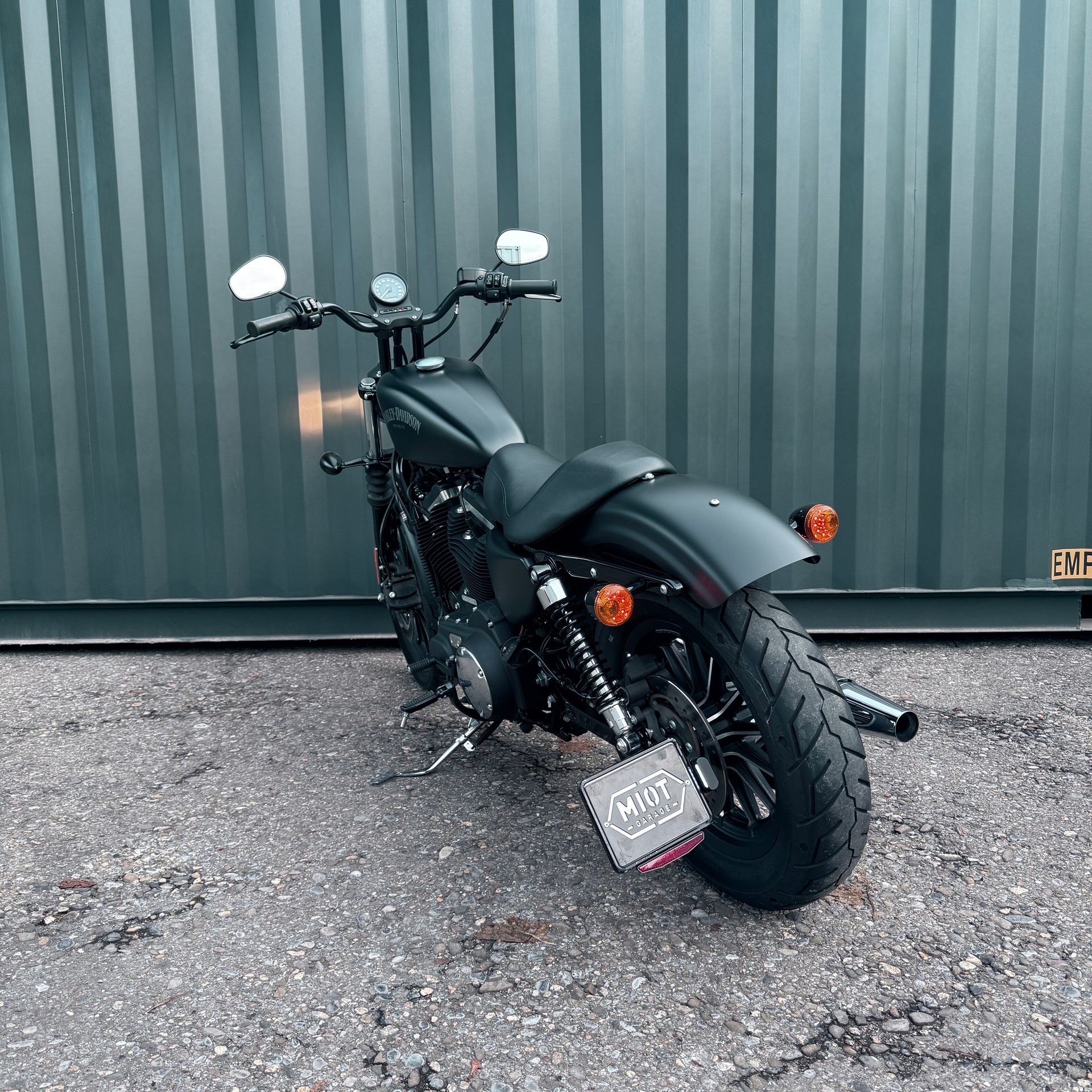 HARLEY-DAVIDSON XL 883 N-image-2