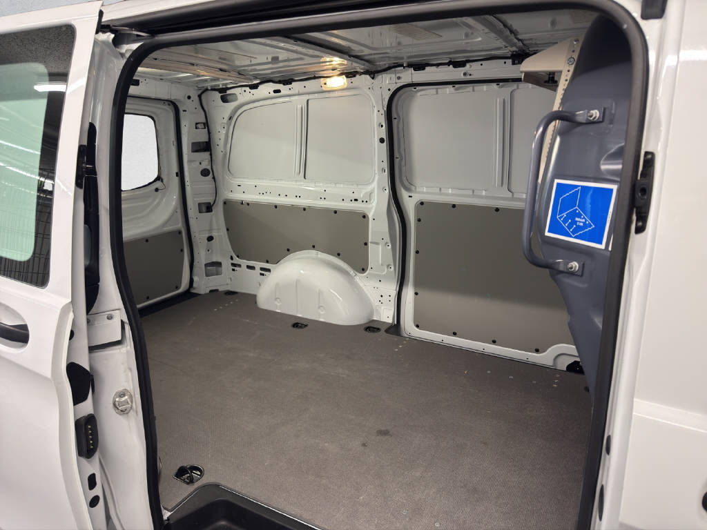 MERCEDES-BENZ eVito 112 KA L 60 kWh-image-12