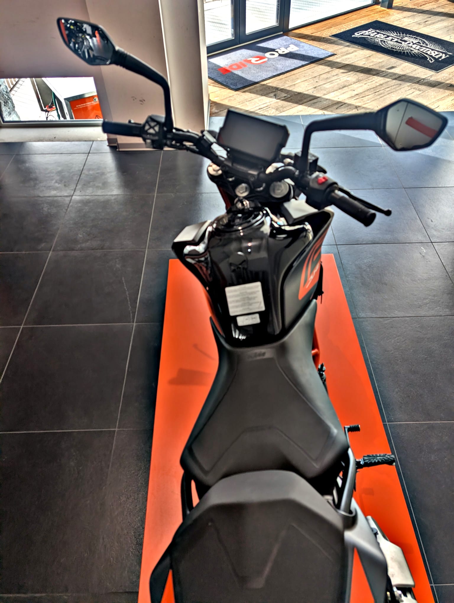 KTM 125 Duke-image-5
