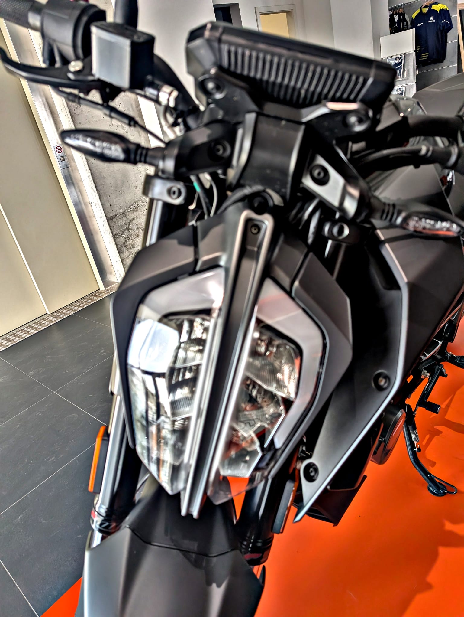 KTM 125 Duke-image-9