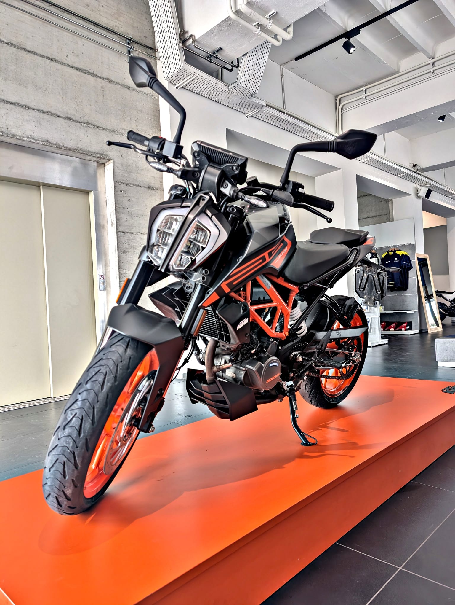 KTM 125 Duke-image-0