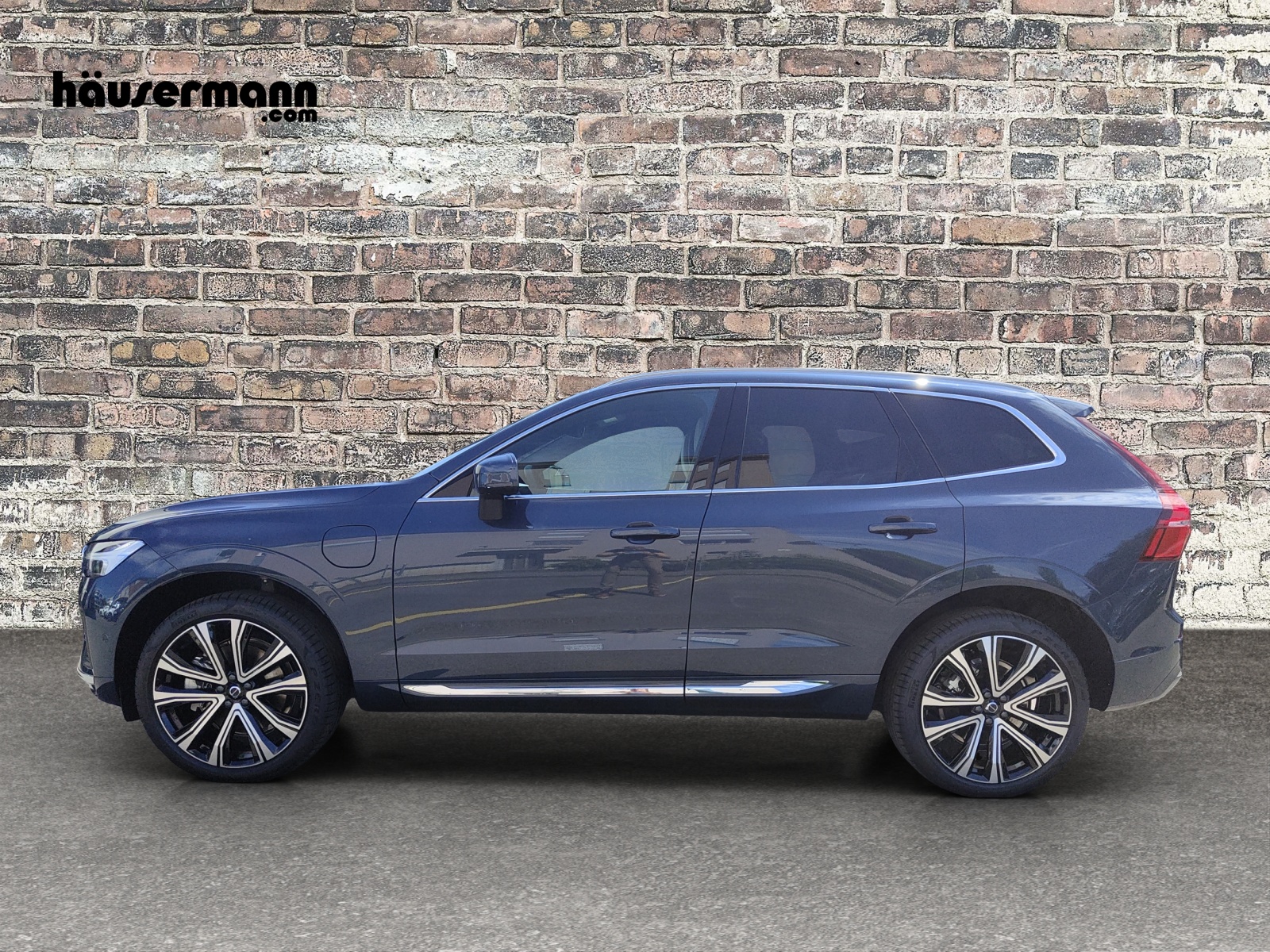 VOLVO XC60 2.0 T6 TE Ultra Bright eAWD-showroom-element-1