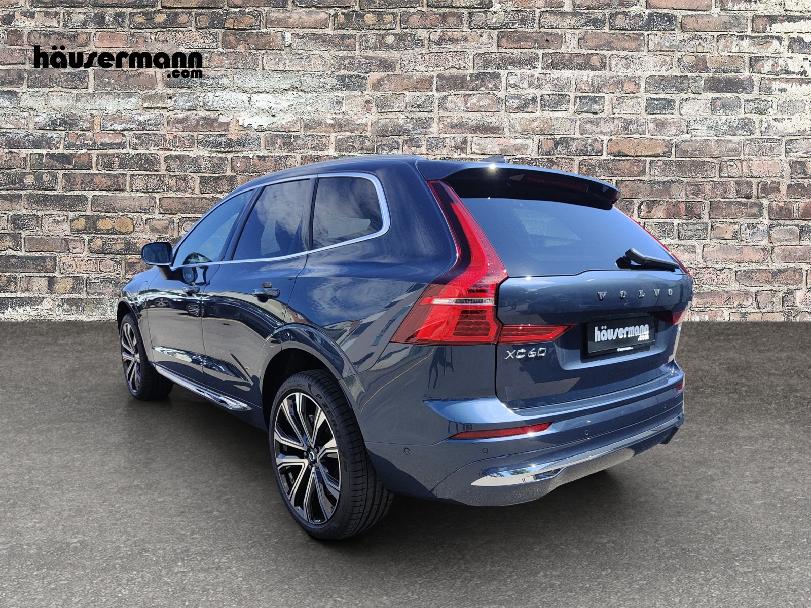 VOLVO XC60 2.0 T6 TE Ultra Bright eAWD-showroom-element-2