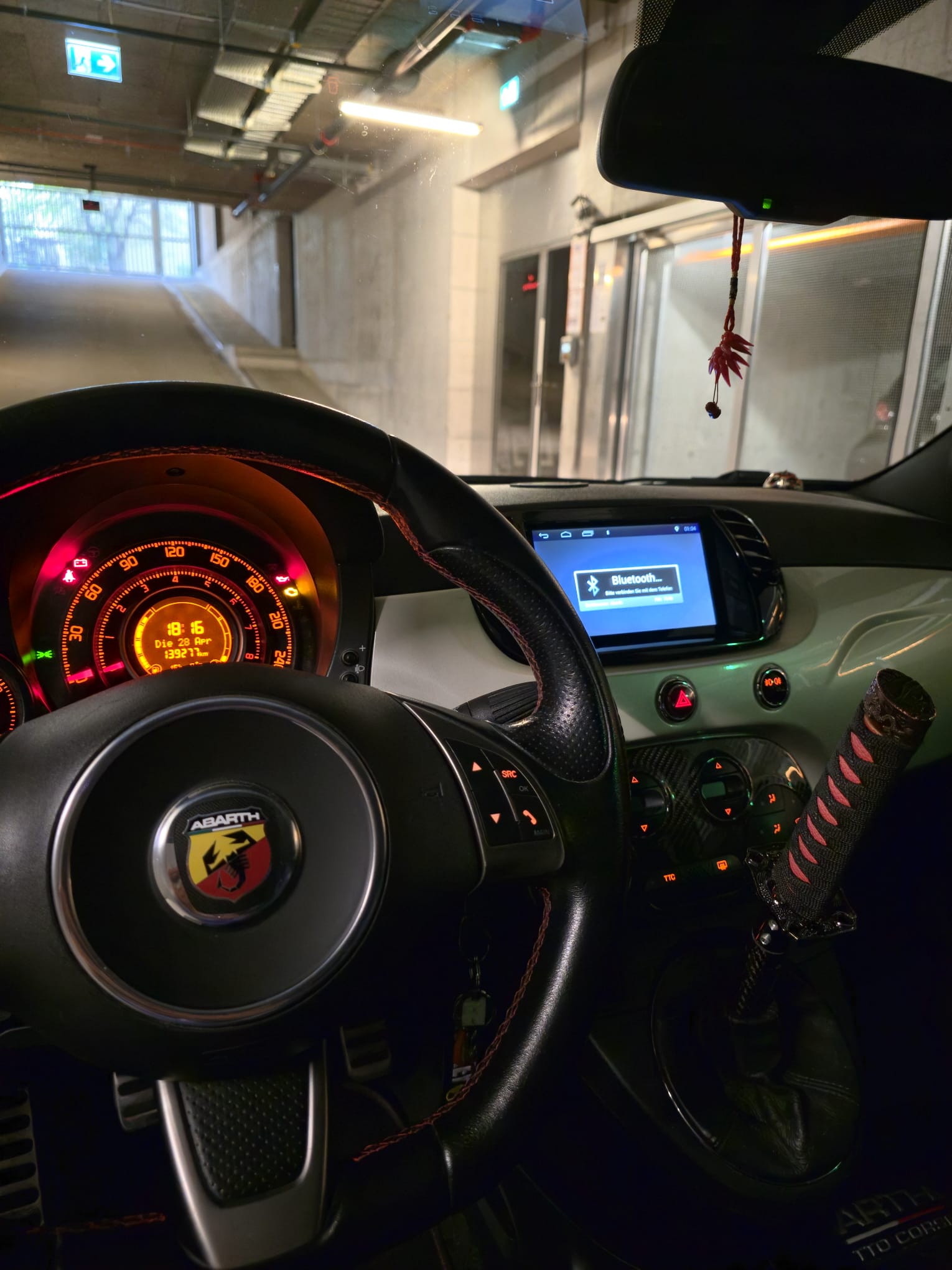 FIAT 500 1.4 16V Turbo Abarth-image-13
