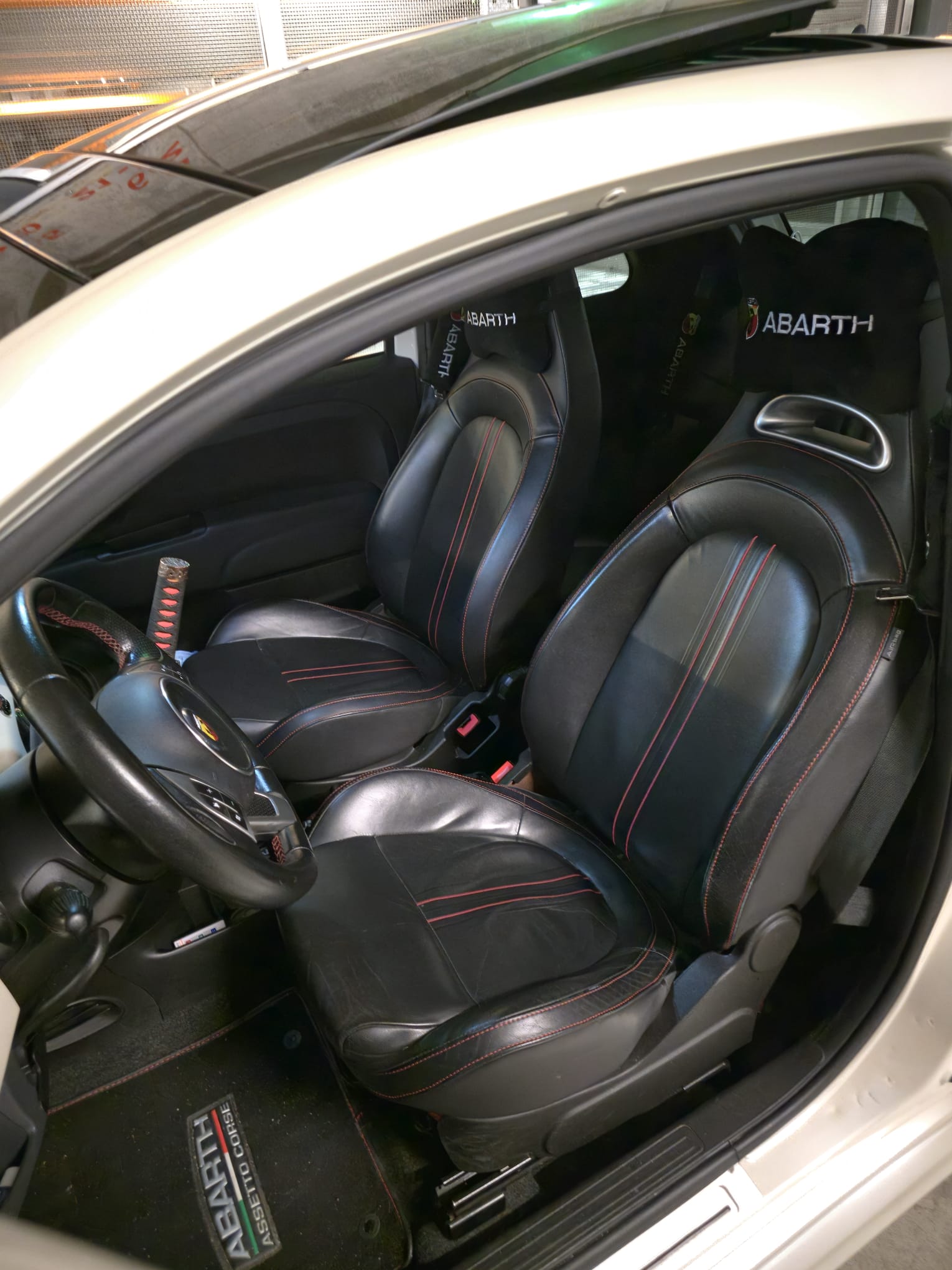 FIAT 500 1.4 16V Turbo Abarth-image-11