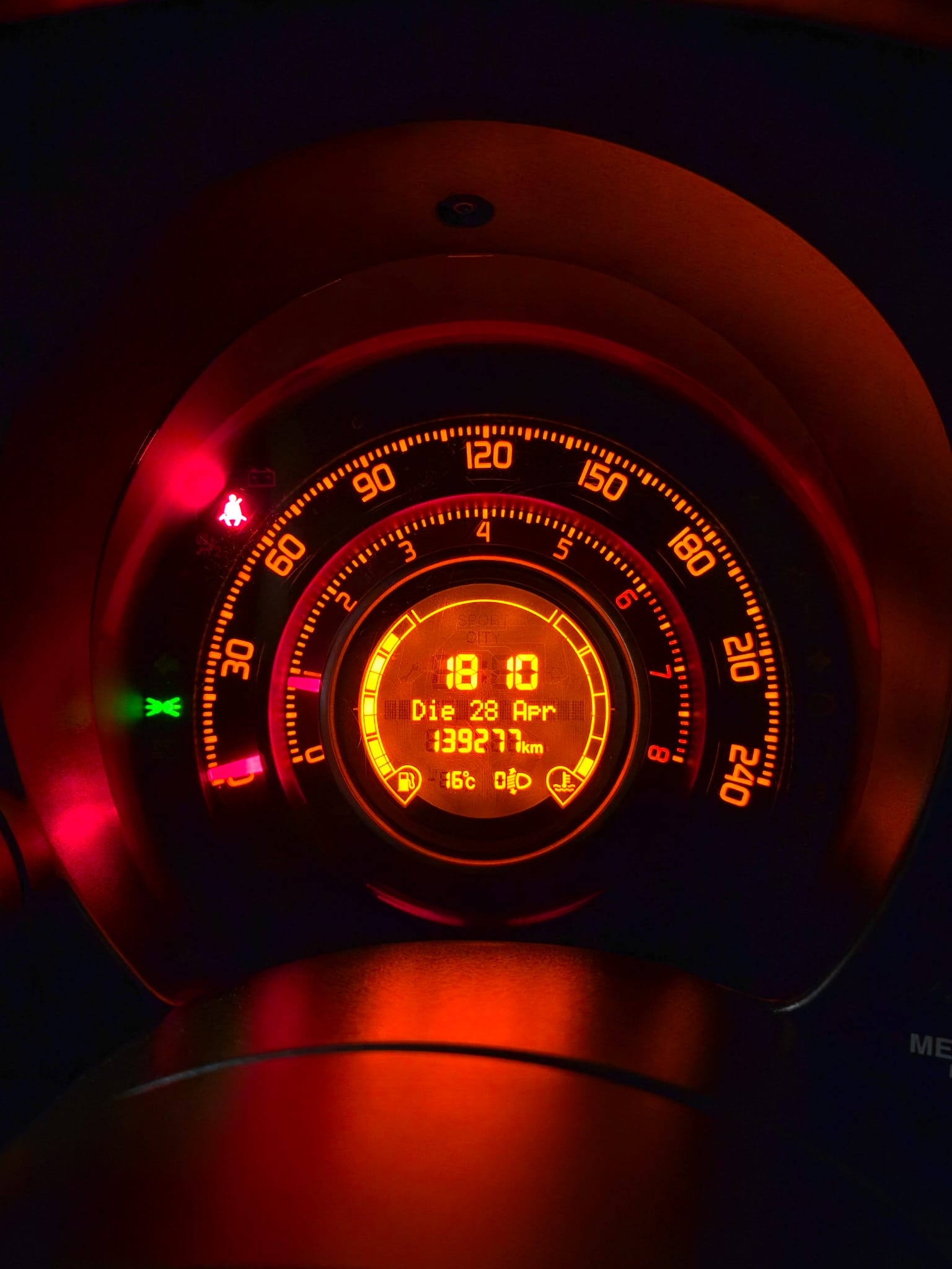 FIAT 500 1.4 16V Turbo Abarth-image-15