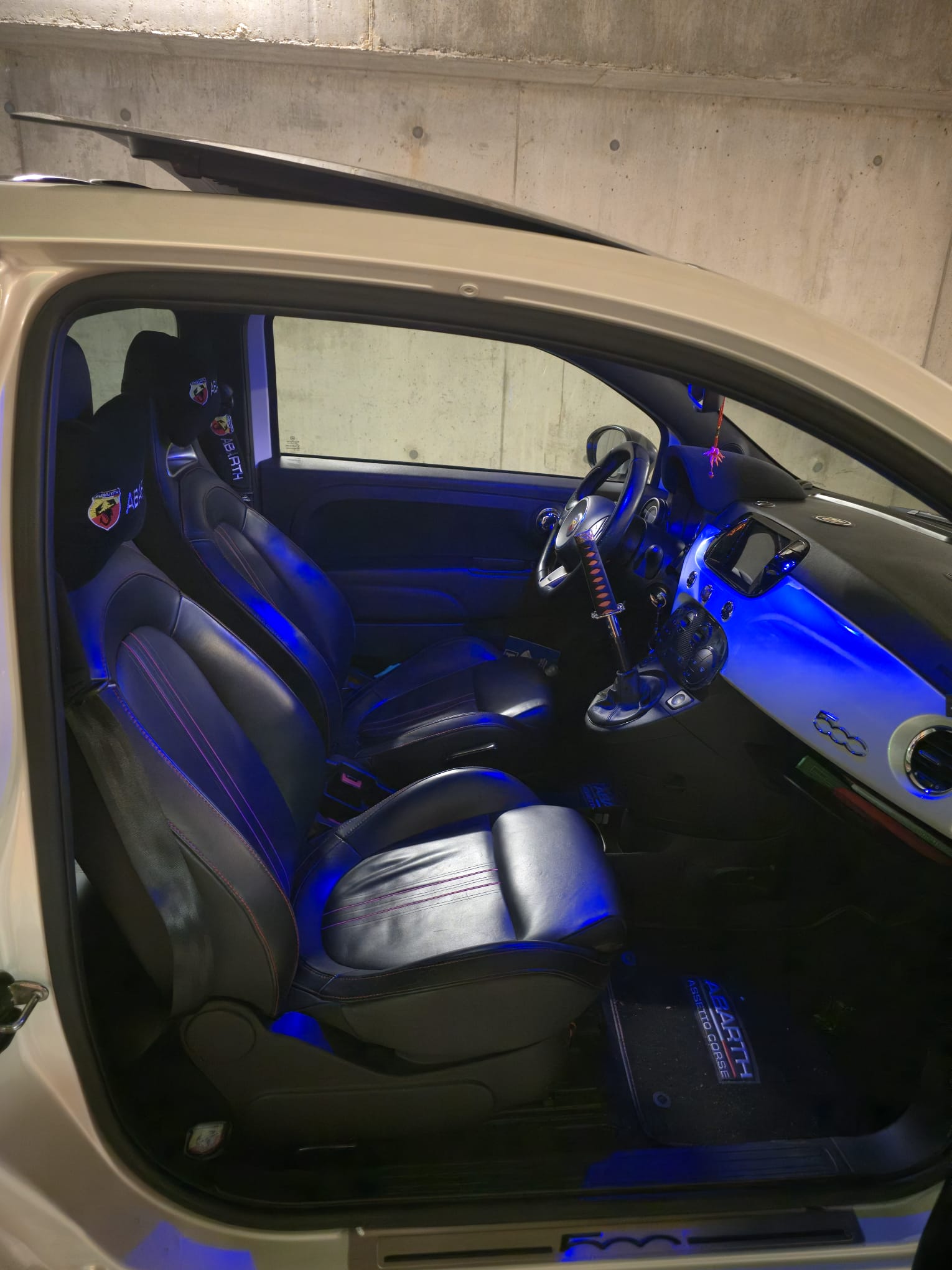 FIAT 500 1.4 16V Turbo Abarth-image-12