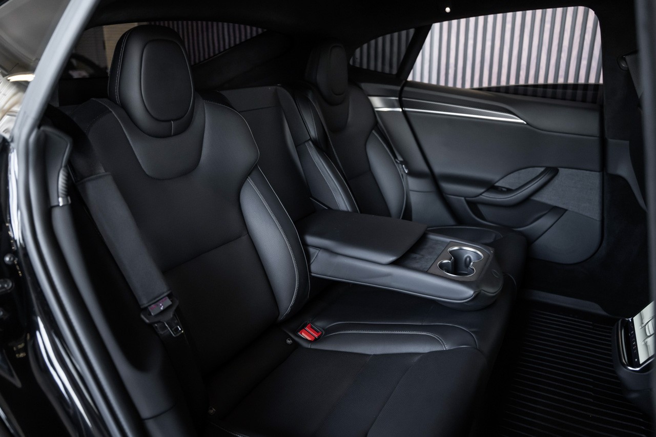 TESLA Model S 100 kWh Plaid-image-18