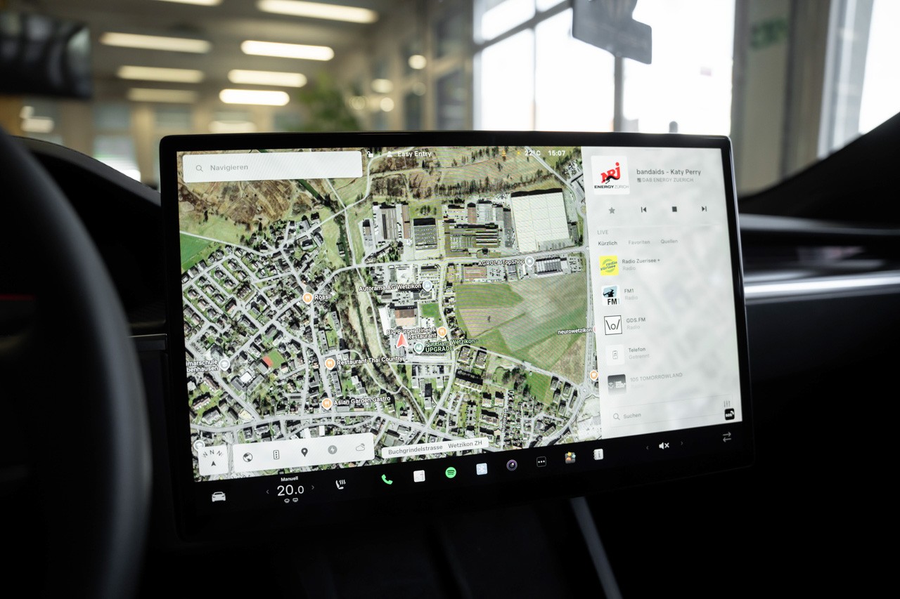 TESLA Model S 100 kWh Plaid-image-22