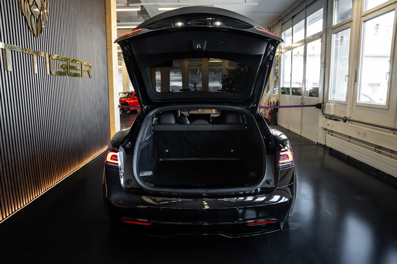 TESLA Model S 100 kWh Plaid-image-5