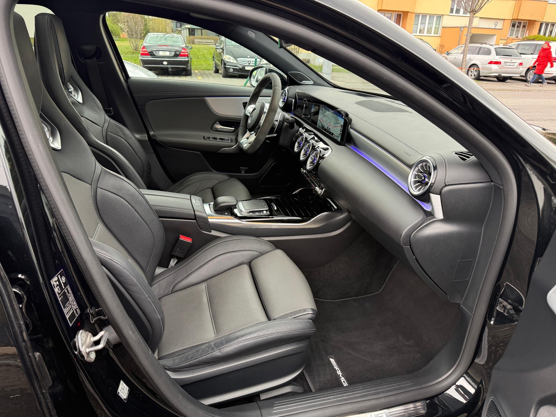 MERCEDES-BENZ A 45 S AMG 4matic+ Performance Sitze-image-18