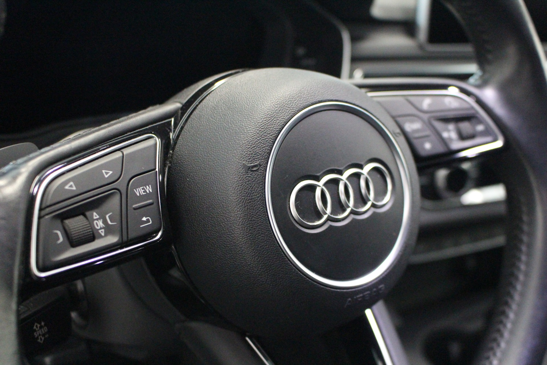 AUDI A4 Avant 2.0 TFSI 190 ultra Sport S-Tronic-image-13