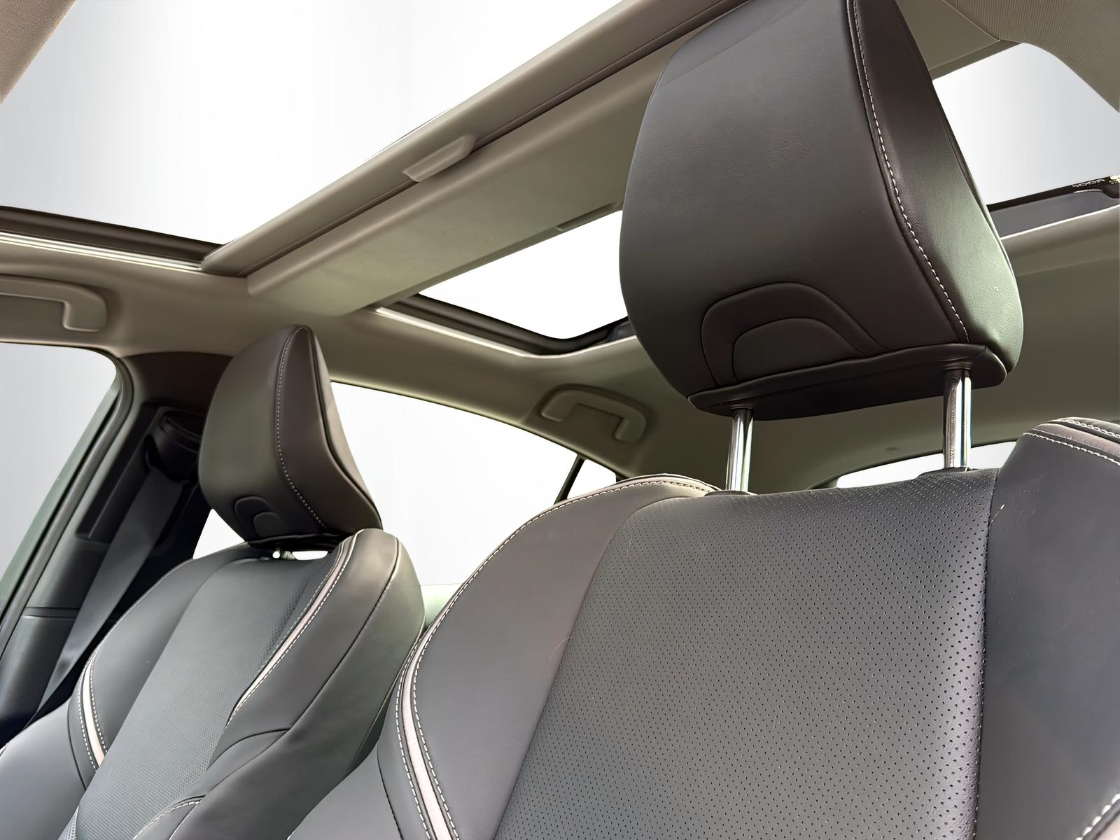 TOYOTA Prius 2.0 Plug-In-Hybrid Premium-image-10