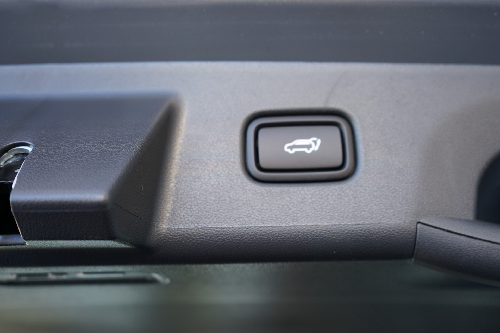HYUNDAI Kona 1.6 GDi HEV N-Line LUX-image-8