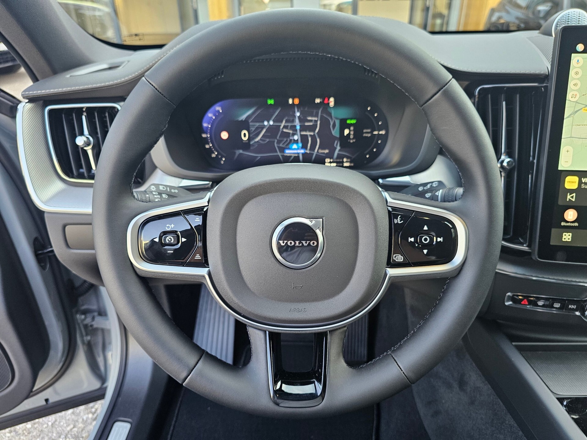 VOLVO XC60 2.0 T8 TE Black Edition eAWD-image-8