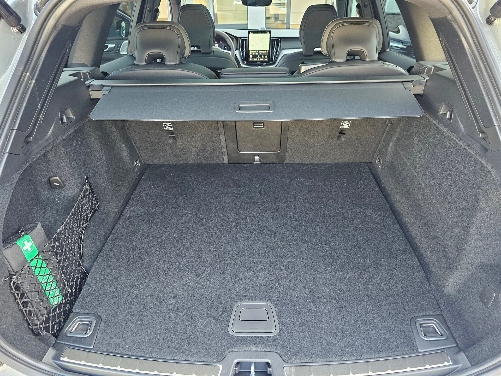 VOLVO XC60 2.0 T8 TE Black Edition eAWD-image-15