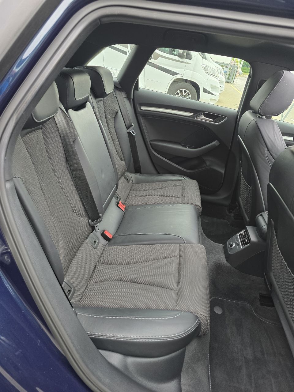 AUDI A3 Sportback 2.0 TFSI quattro S-tronic-image-19
