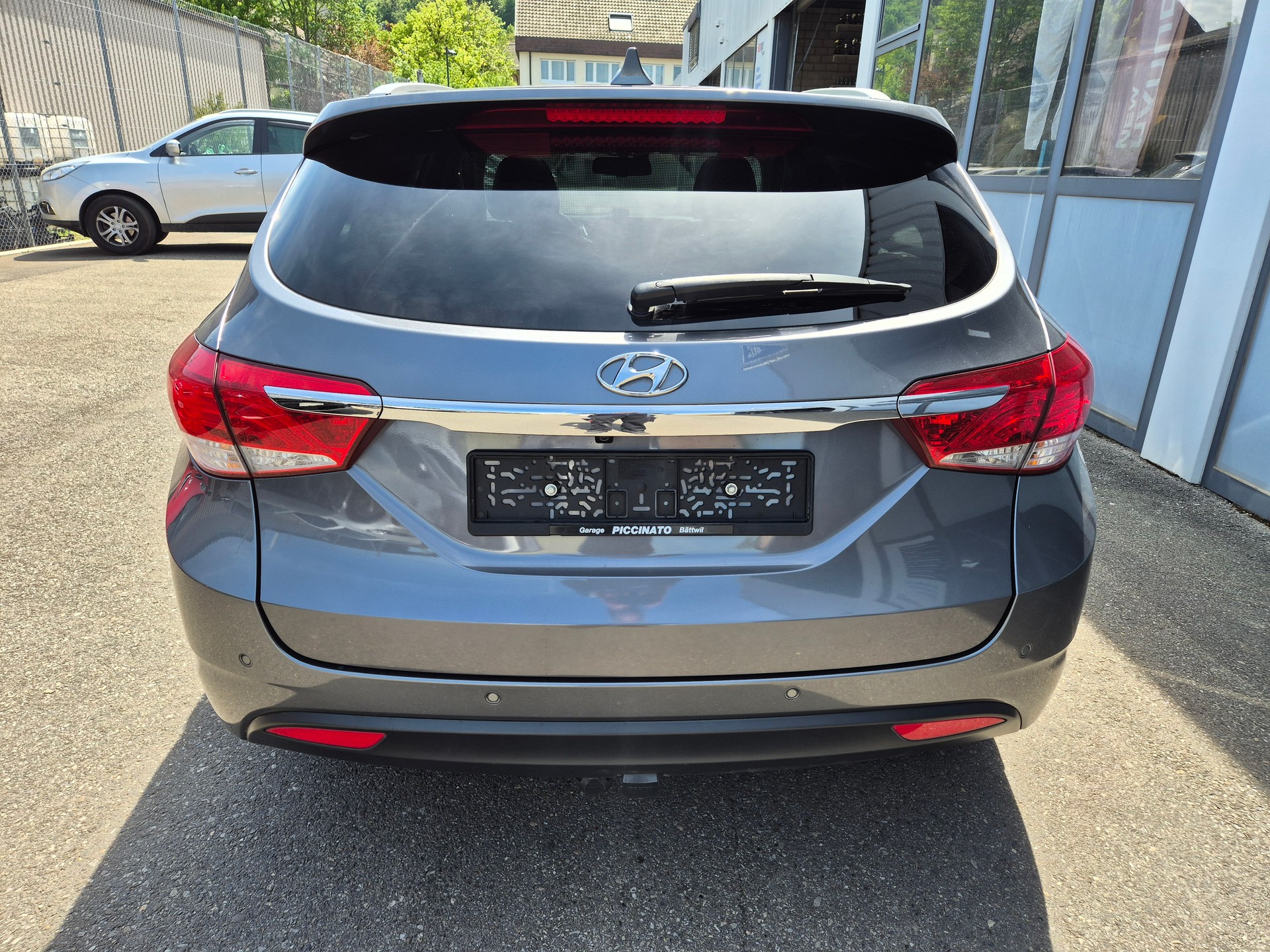 HYUNDAI i40 Wagon 1.7 CRDI Vertex Automatic-image-3