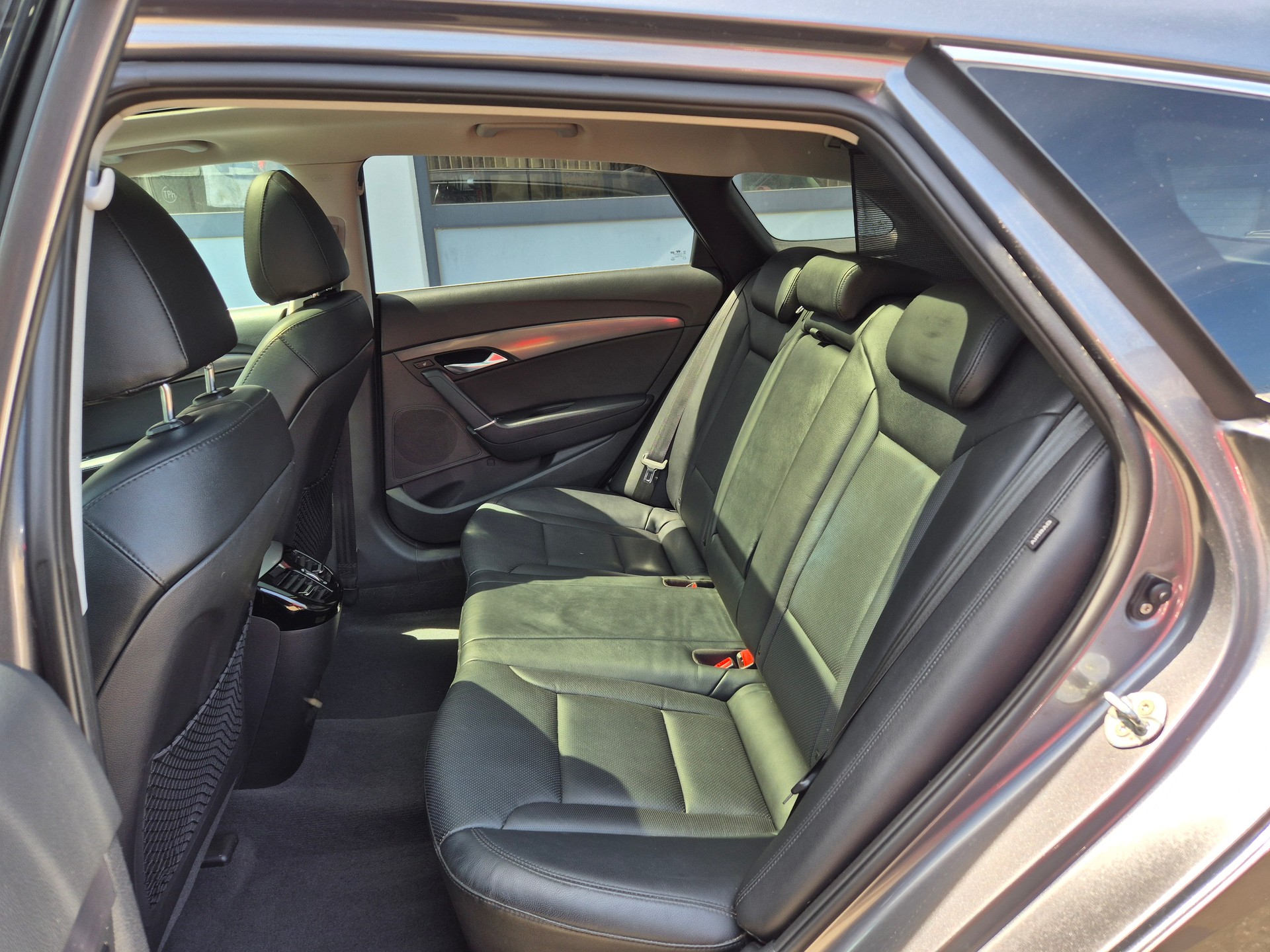 HYUNDAI i40 Wagon 1.7 CRDI Vertex Automatic-image-9