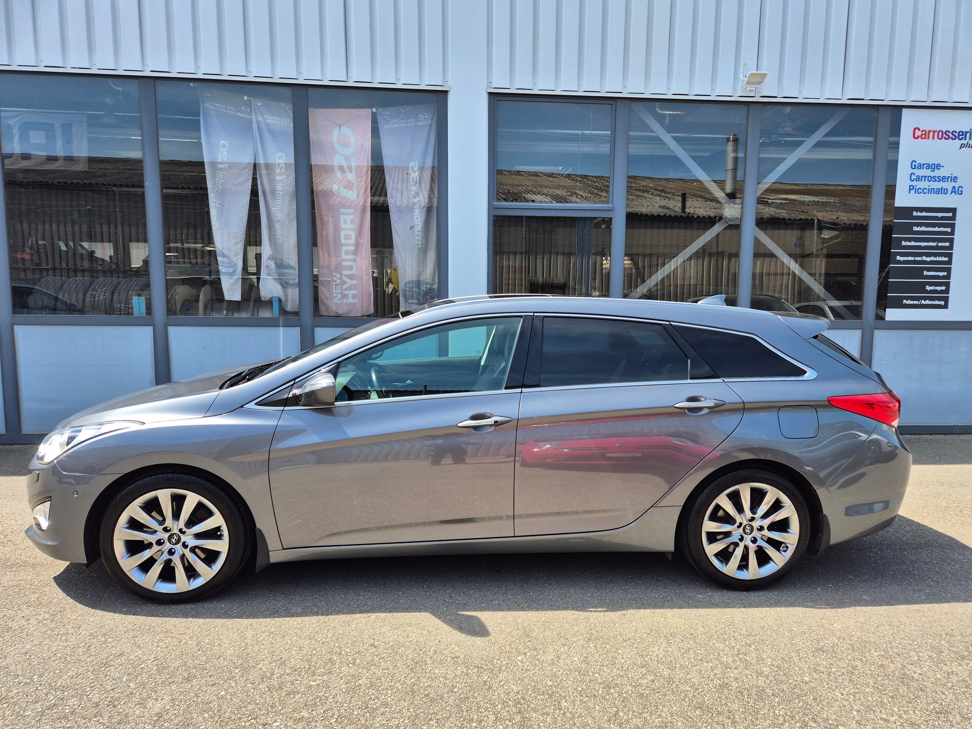 HYUNDAI i40 Wagon 1.7 CRDI Vertex Automatic-image-1