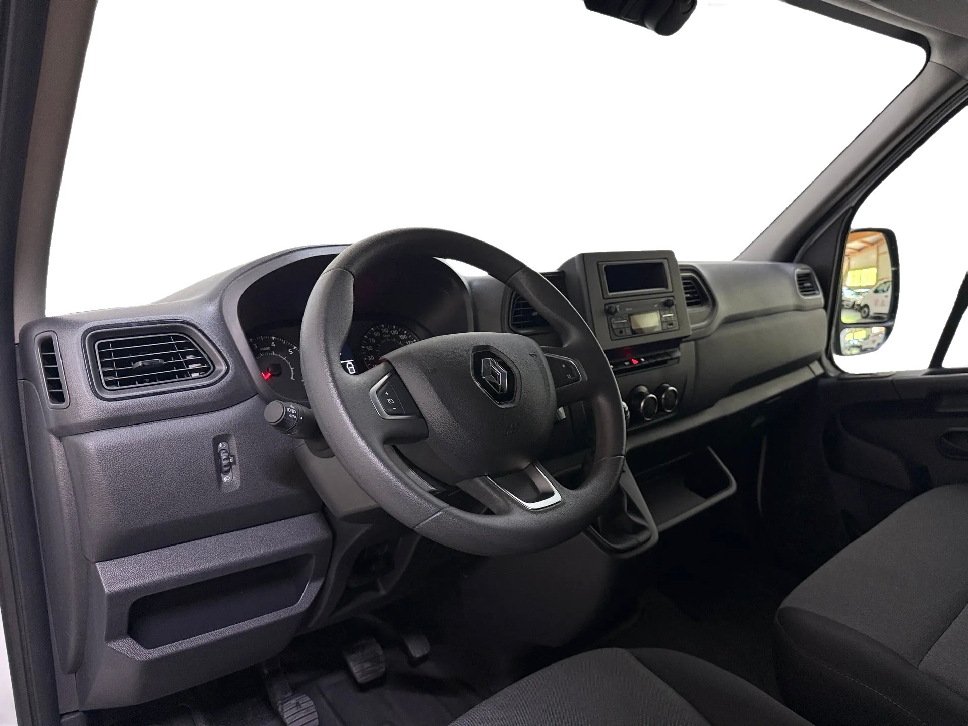 RENAULT Master T35 2.3 Blue dCi 135 L2H2-image-14