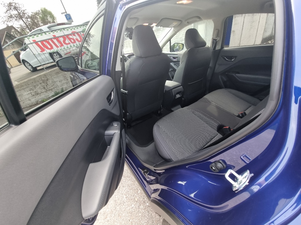 SUBARU Crosstrek 2.0 e-Boxer Passion AWD Lineartronic-image-8