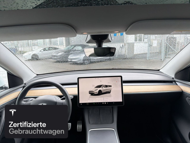 TESLA Model Y Performance-image-14