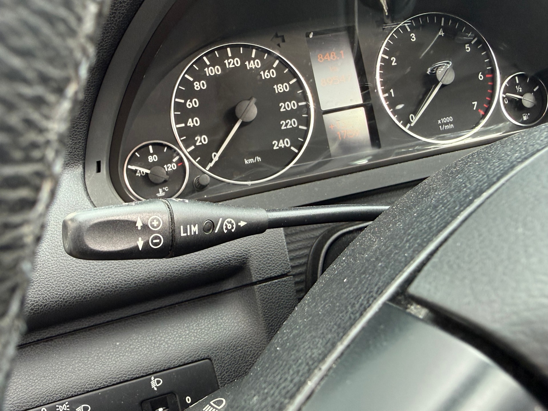MERCEDES-BENZ A 150 Classic Edition-image-8