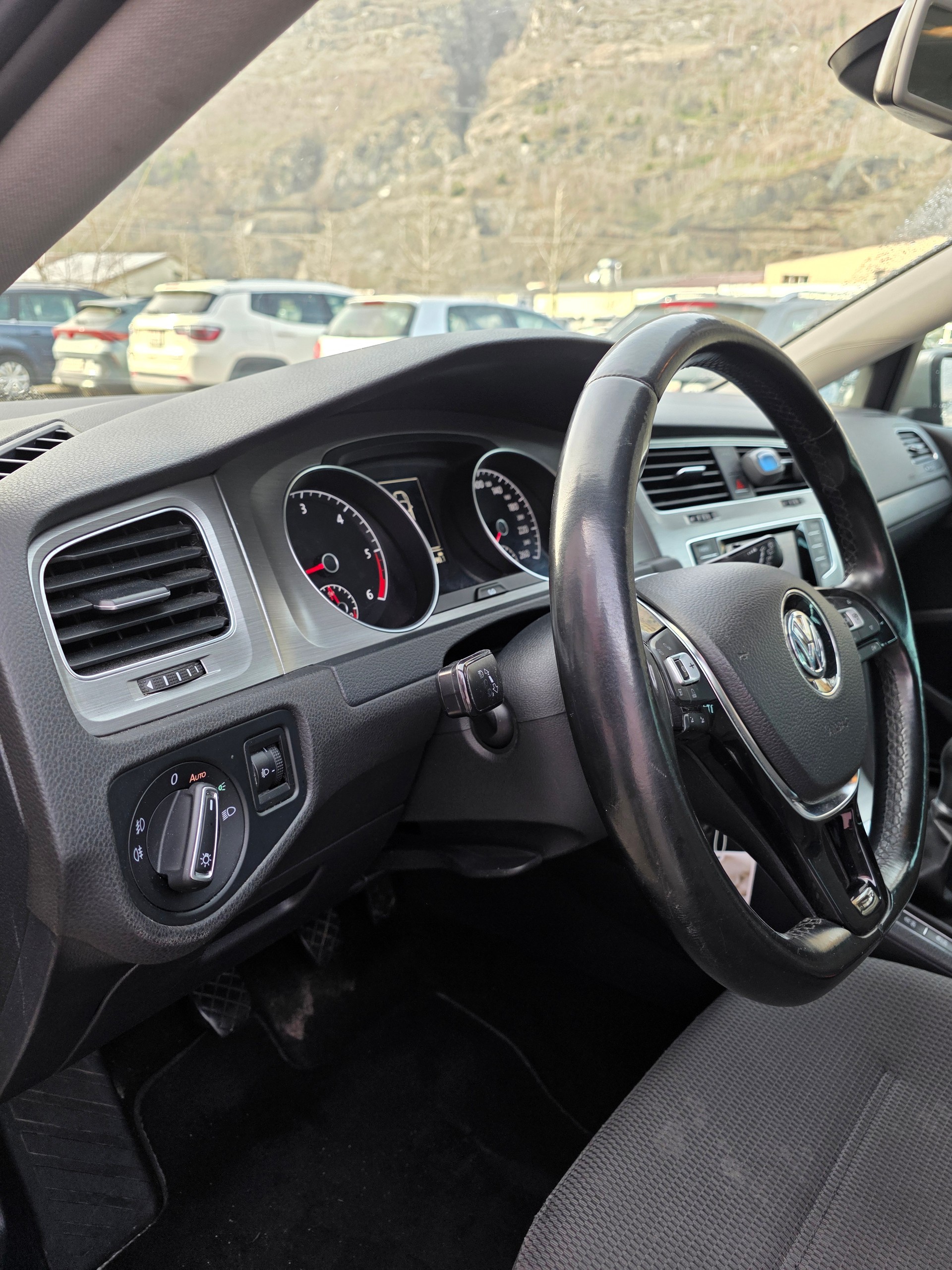 VW Golf Variant 1.6 TDI Start 4M 4Motion-image-15