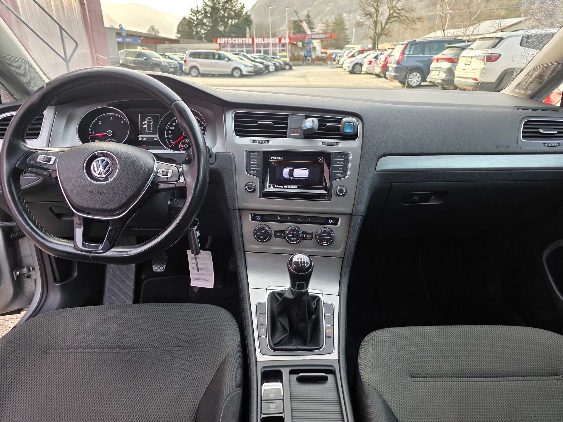 VW Golf Variant 1.6 TDI Start 4M 4Motion-image-11