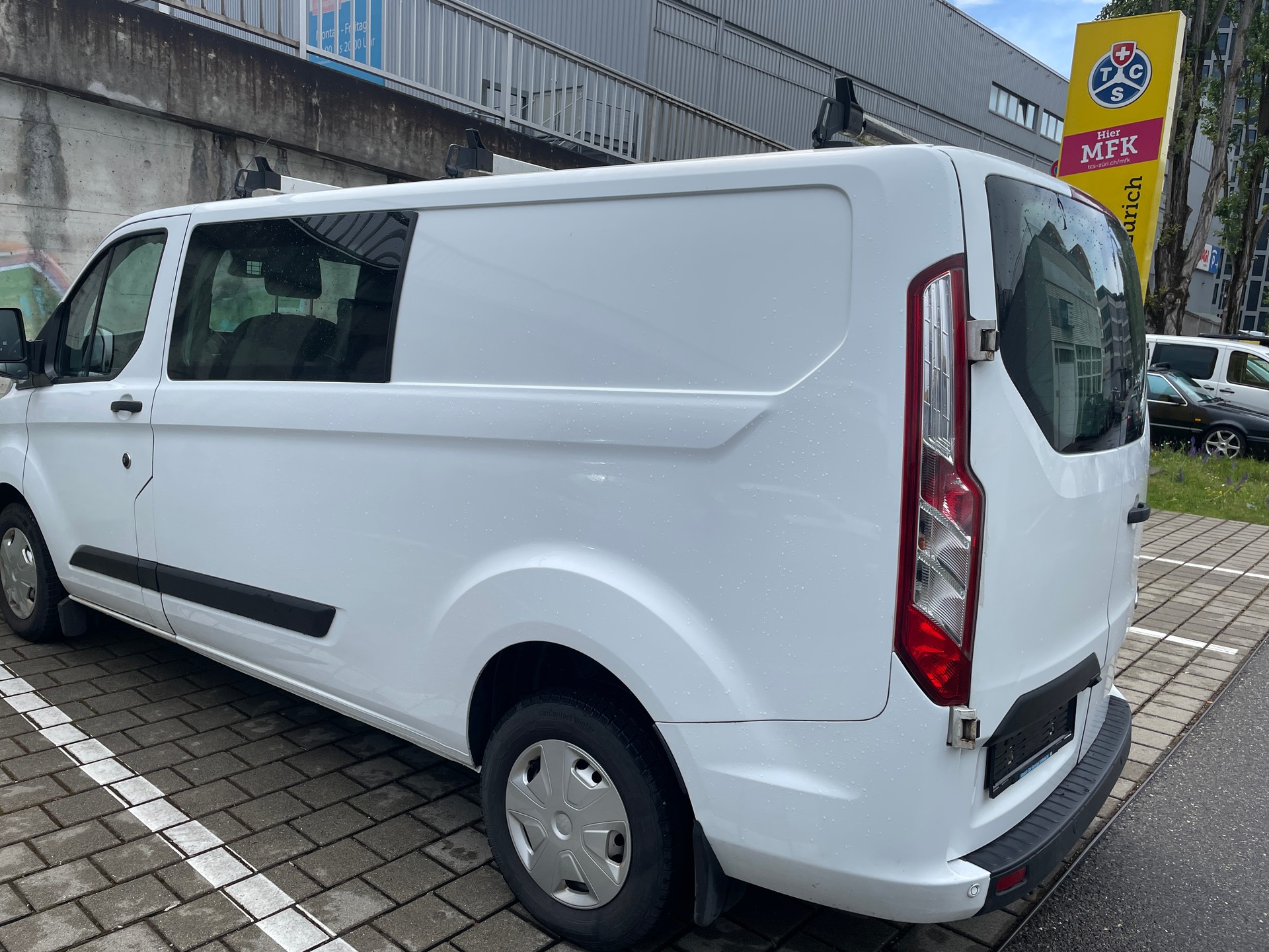 FORD Transit Custom Van 300 L2H1 DK Trend-image-2