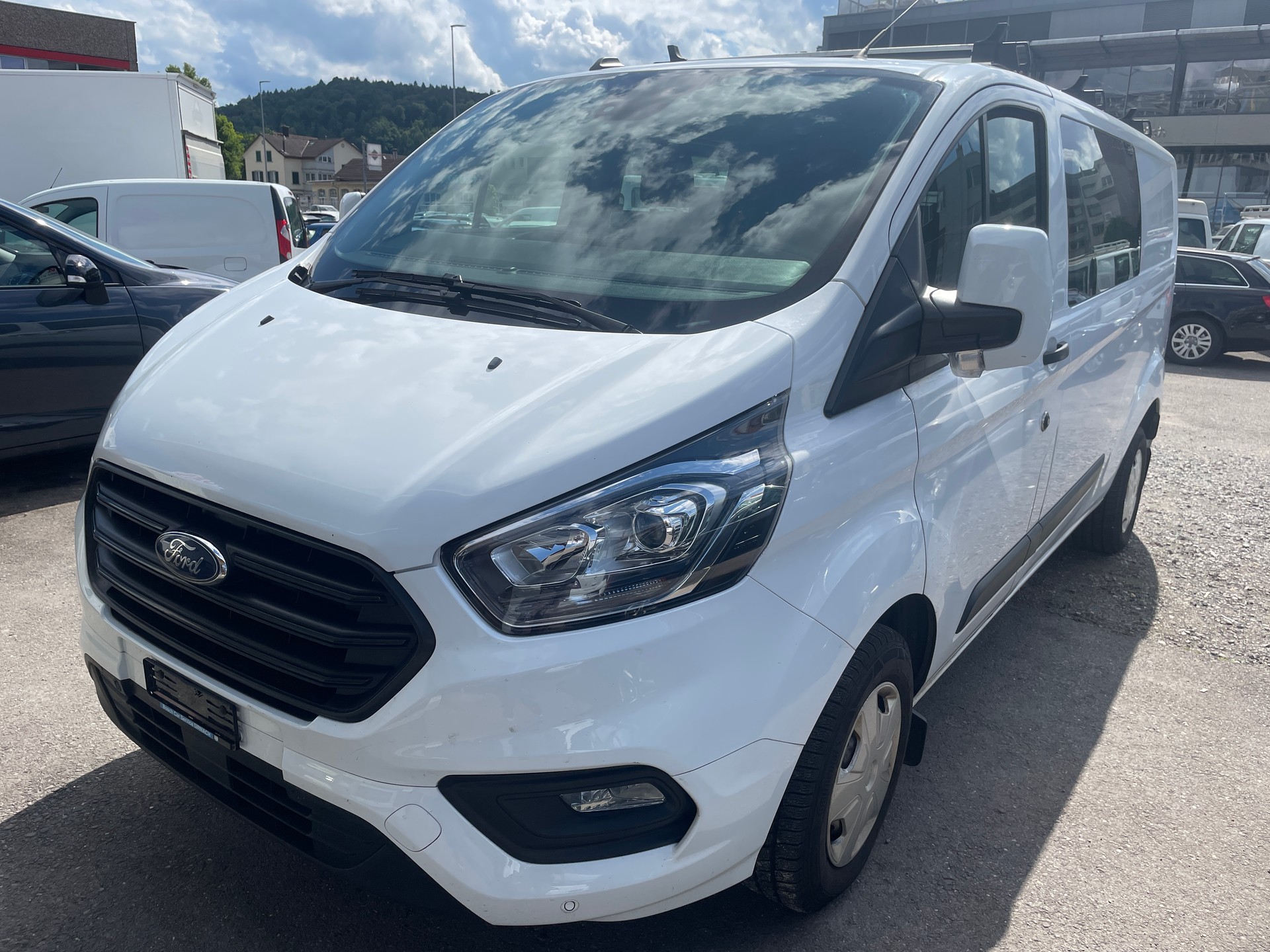 FORD Transit Custom Van 300 L2H1 DK Trend-image-5