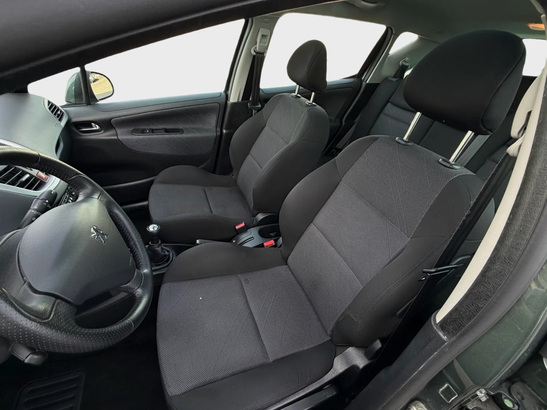 PEUGEOT 207 SW 1.6 16V Trendy-image-16