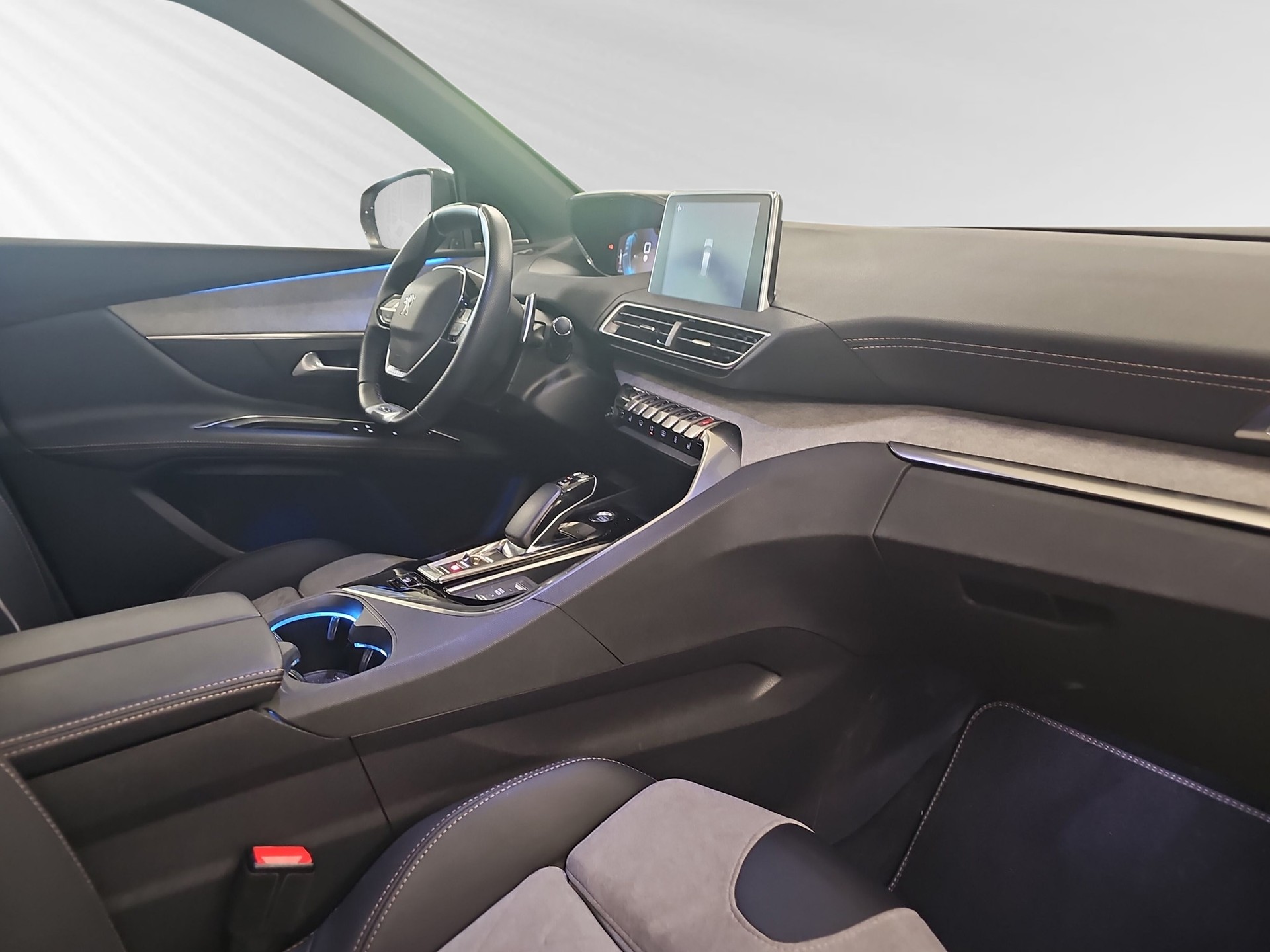 PEUGEOT 3008 300e Hybrid4 GT EAT8-image-4