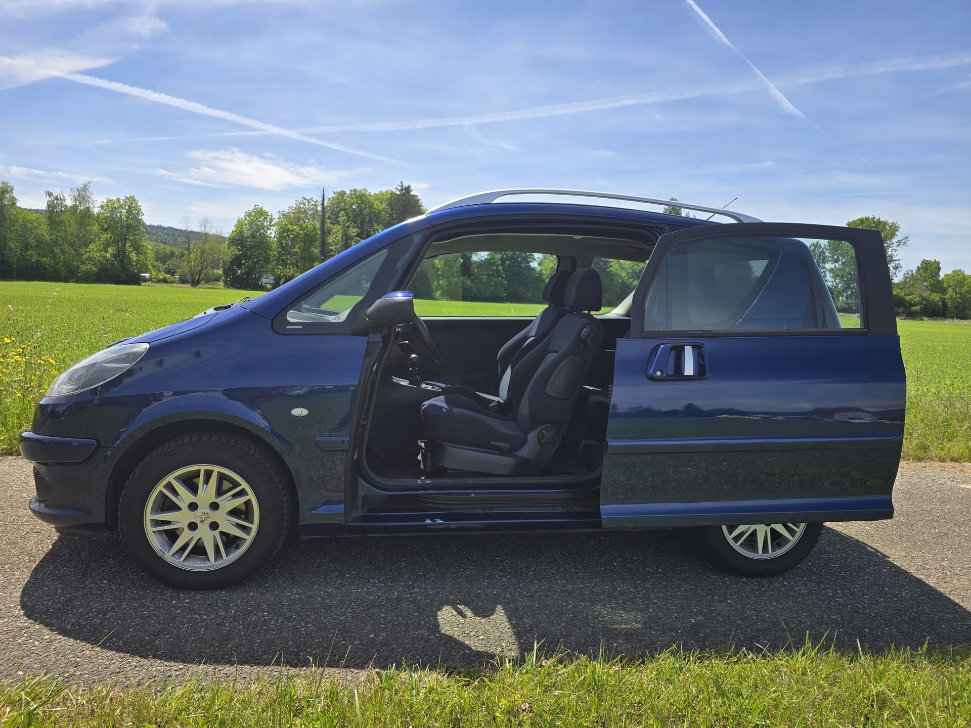 PEUGEOT 1007 1.6 HDI Sport-image-4
