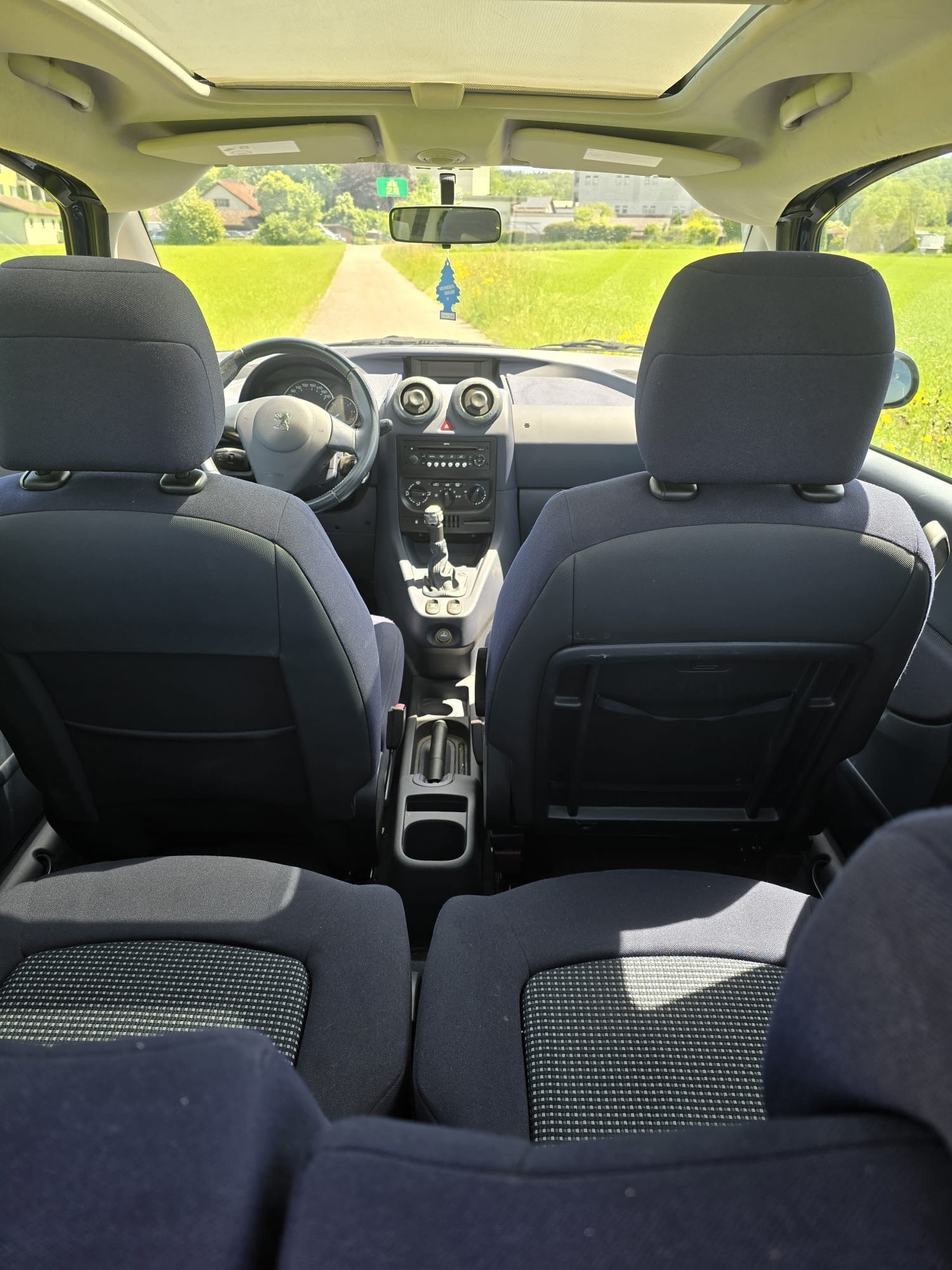 PEUGEOT 1007 1.6 HDI Sport-image-12