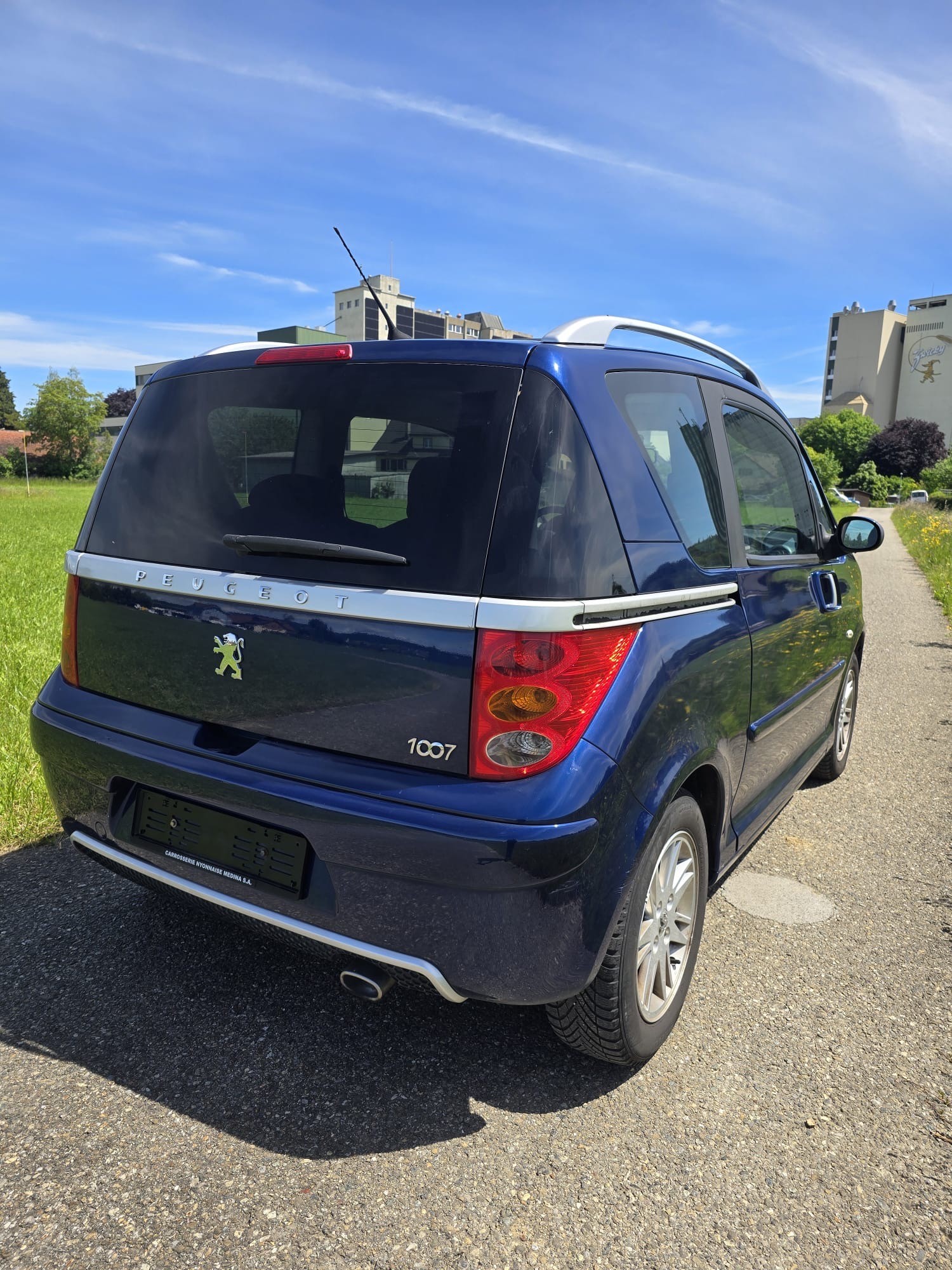 PEUGEOT 1007 1.6 HDI Sport-image-9