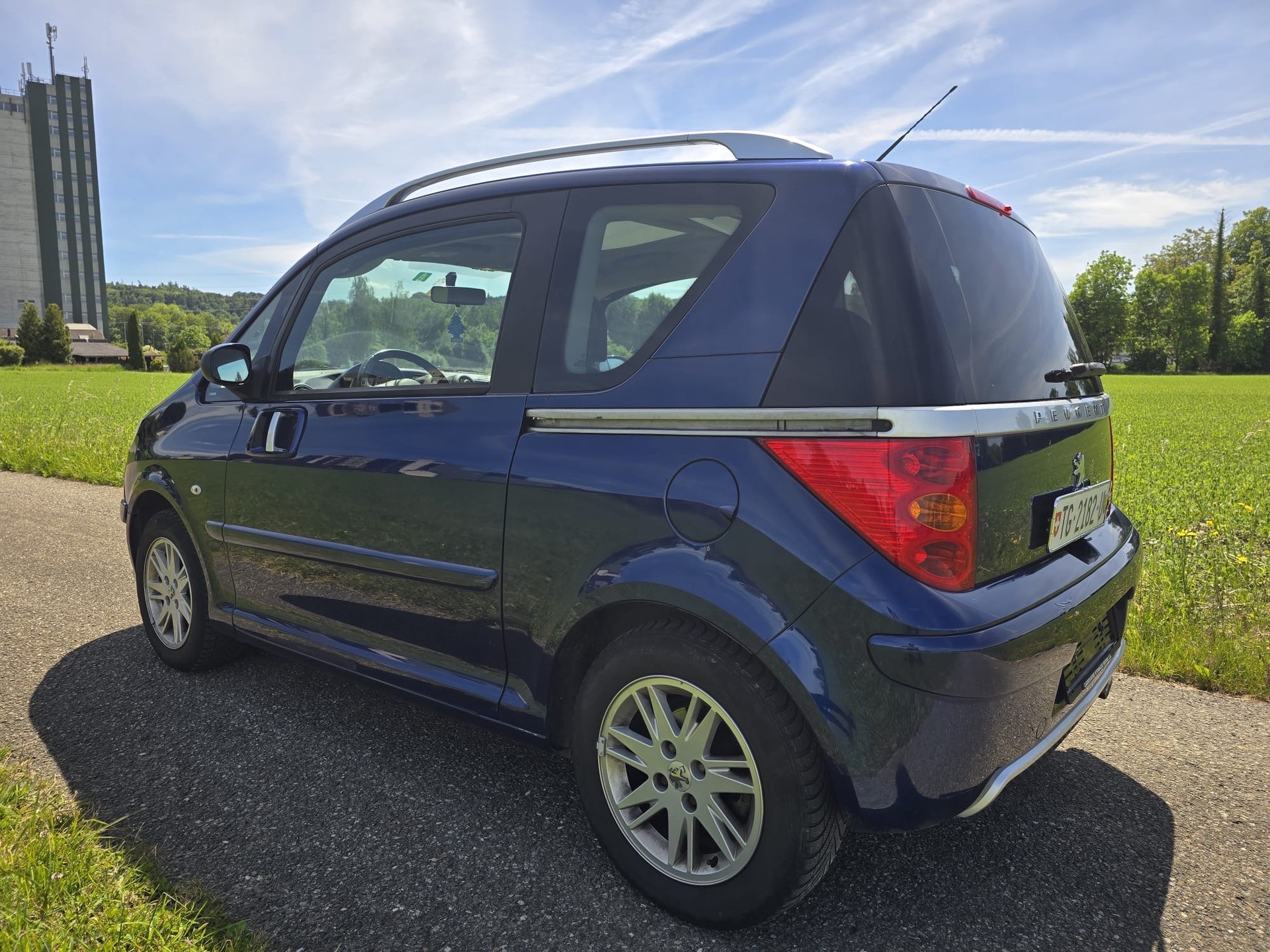 PEUGEOT 1007 1.6 HDI Sport-image-6
