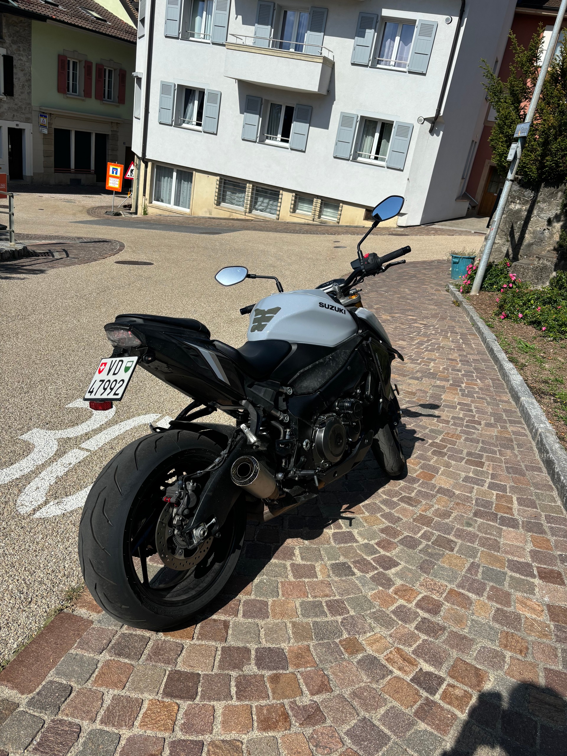 SUZUKI GSX-S 1000-image-3