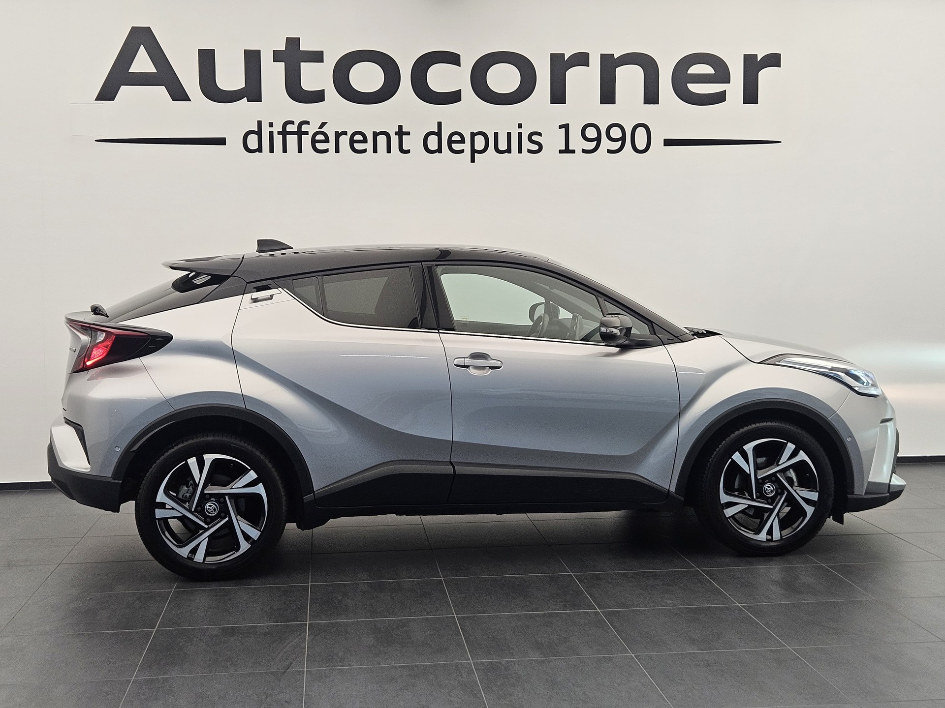 TOYOTA C-HR 1.8 HSD CVT Trend-image-5