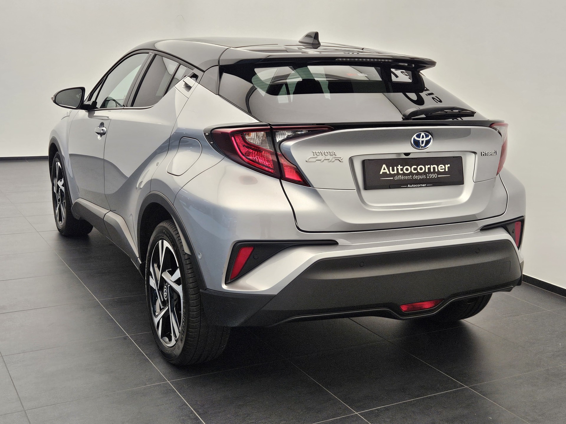 TOYOTA C-HR 1.8 HSD CVT Trend-image-8