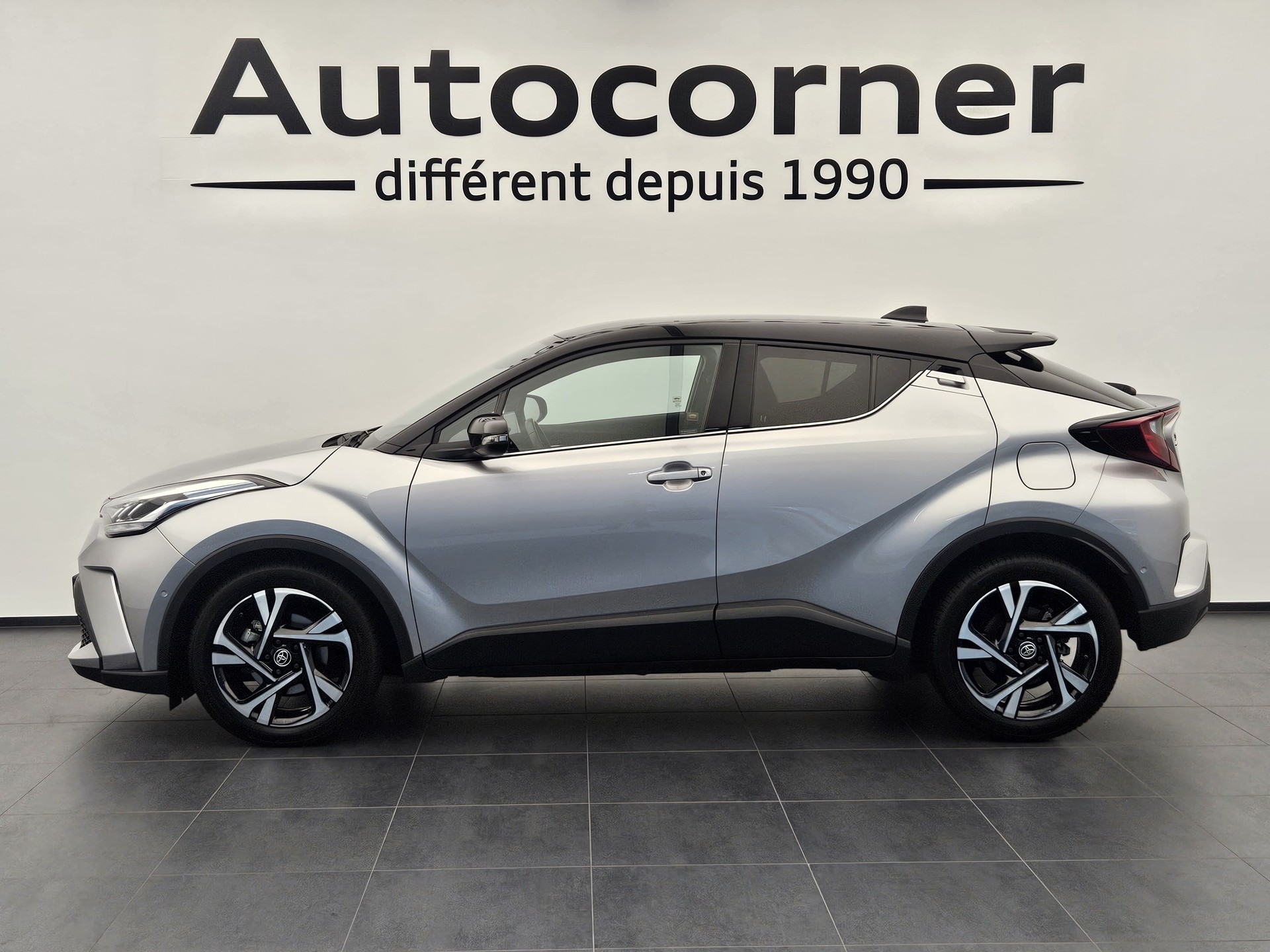 TOYOTA C-HR 1.8 HSD CVT Trend-showroom-element-1
